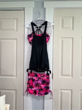 Talisea Women Small 3 Piece Swimsuit Tankini Shorts Palm Tree Pink Black NWT